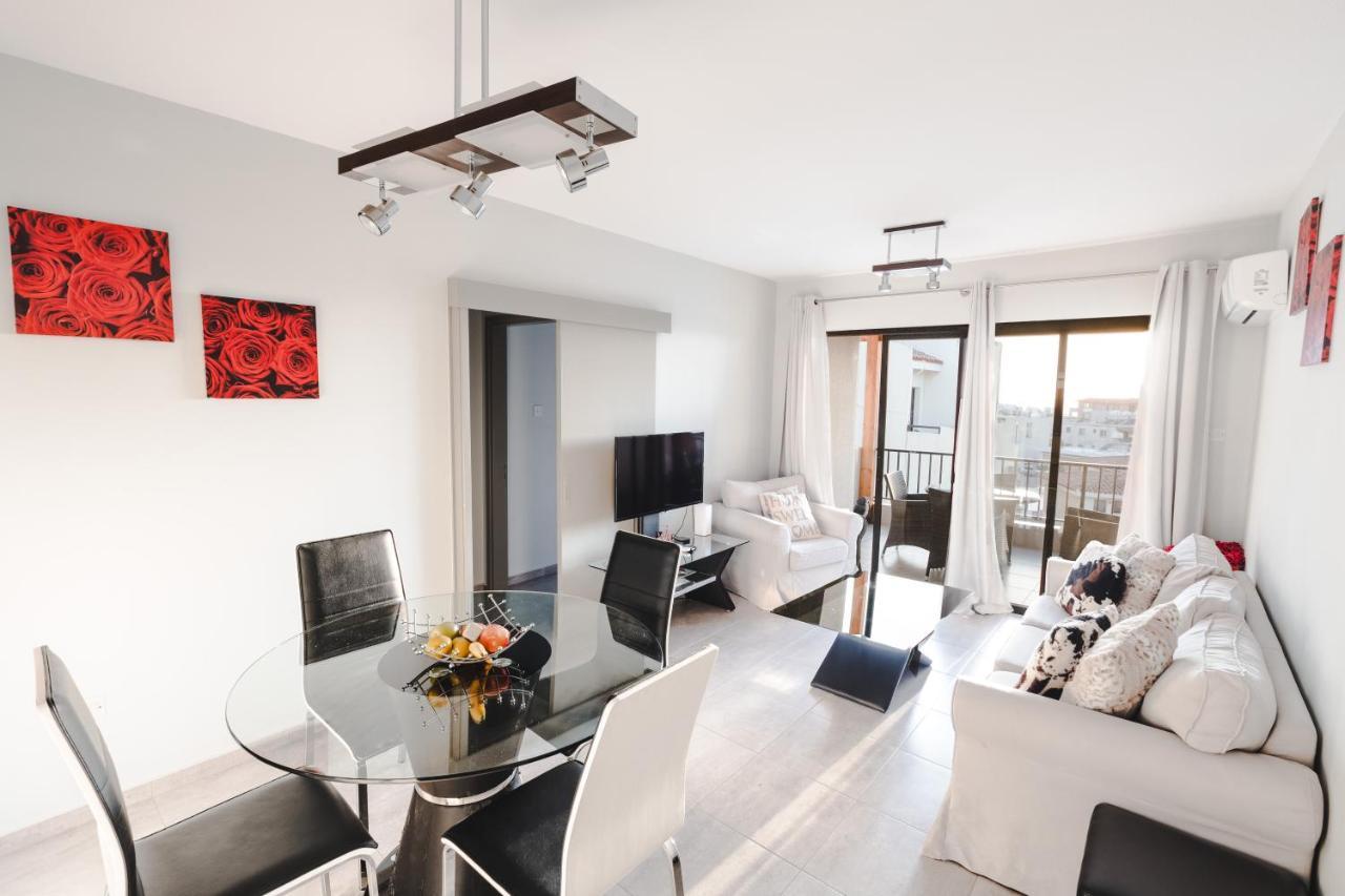 Alexis Apartments - Lovely 2-Bedroom With Swimming Pool Paphos Esterno foto