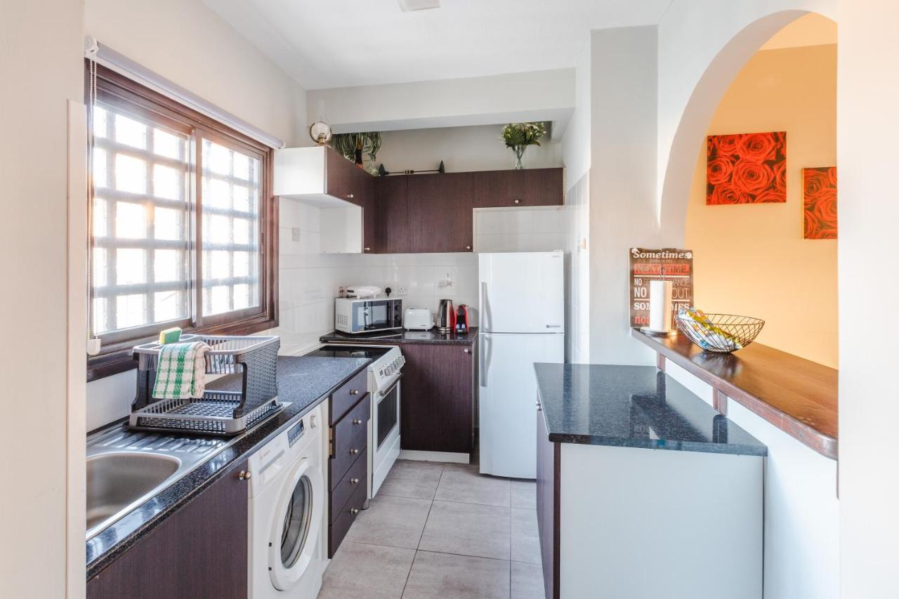 Alexis Apartments - Lovely 2-Bedroom With Swimming Pool Paphos Esterno foto
