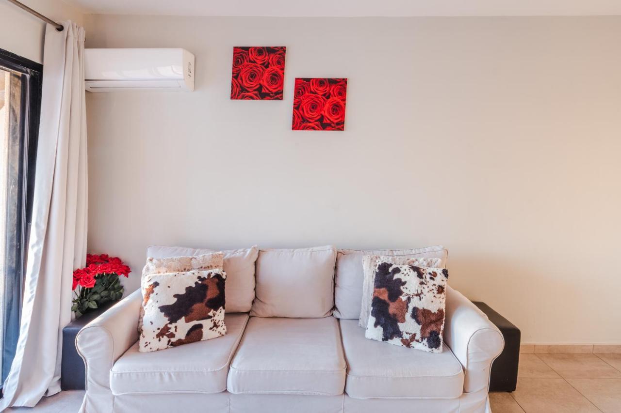 Alexis Apartments - Lovely 2-Bedroom With Swimming Pool Paphos Esterno foto